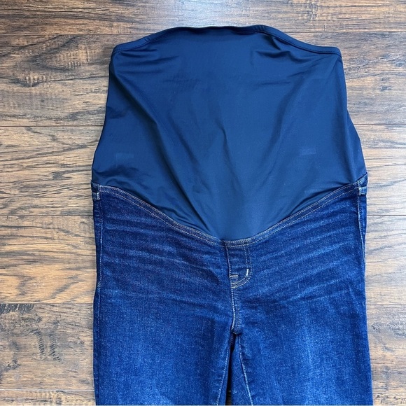 Madewell • Maternity Over-the-Belly Skinny Jeans in Orland Wash: TENCEL™ Denim - Picture 3 of 11